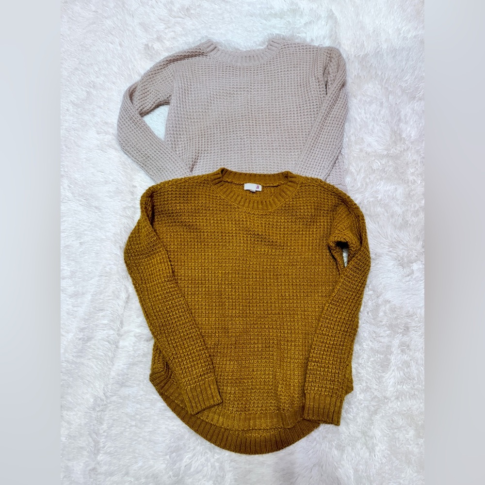 3 XS SO sweaters